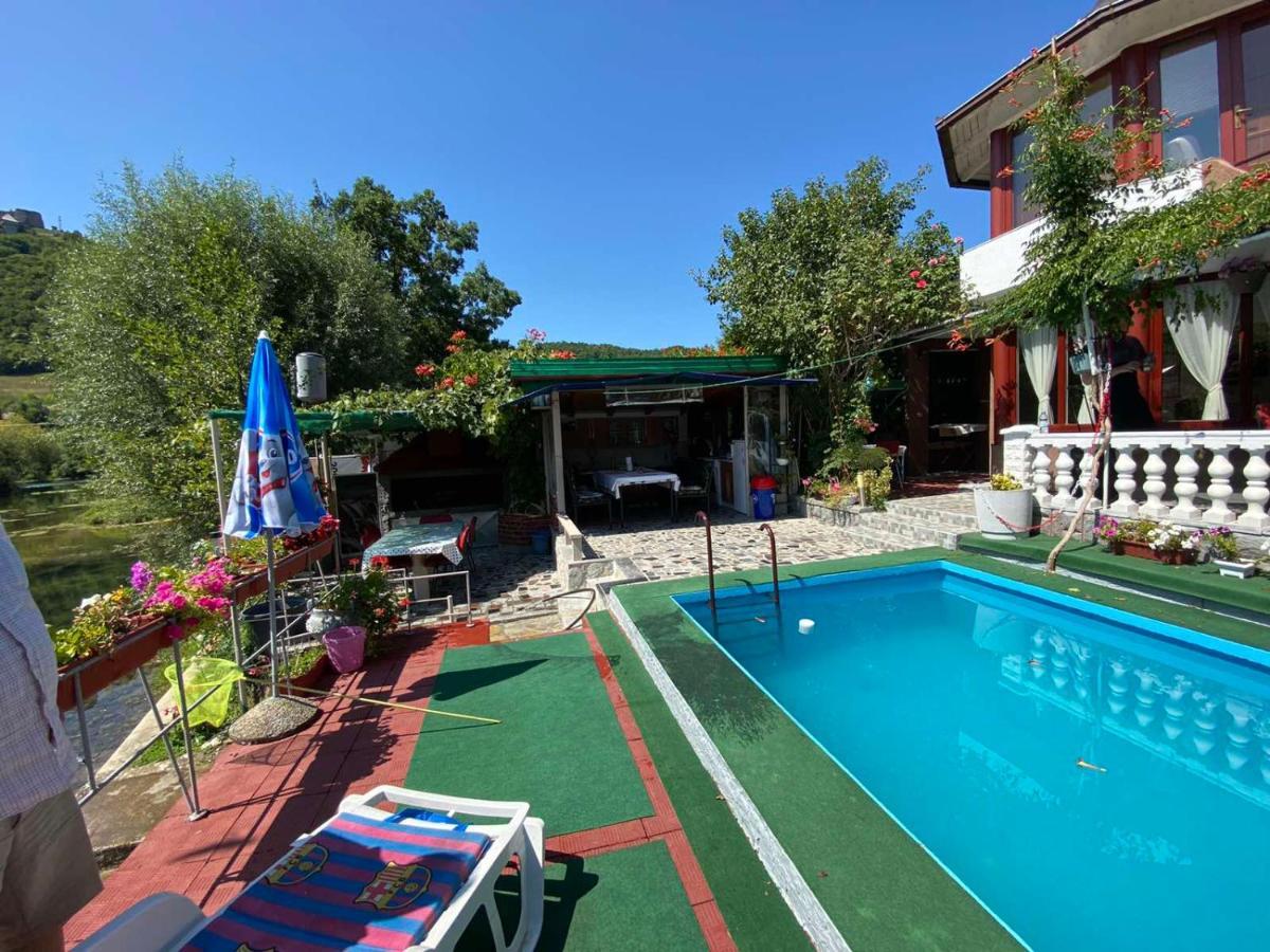Villa Dino Kulen Vakuf Exterior photo