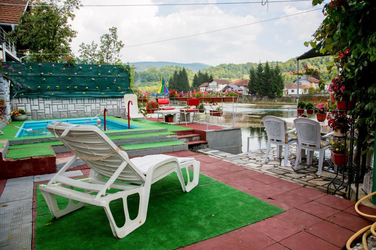 Villa Dino Kulen Vakuf Exterior photo